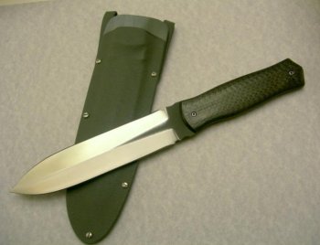 Fixed blade dagger on sheath.jpg