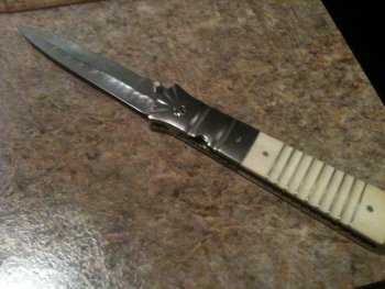 myknife.jpg