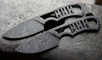 Damascus necker, Necklace, HHH Knives 005 (800x473).jpg