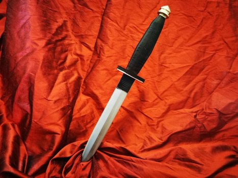 Combat dagger prototype_1_2.jpg