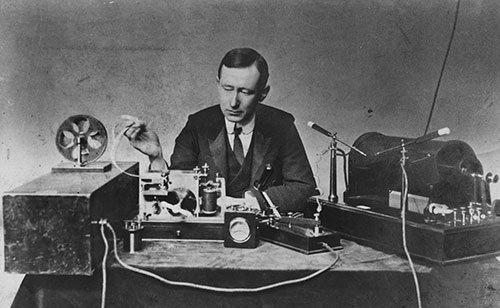 Guglielmo-Marconi-1901.jpg