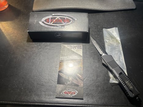 Microtech Combat Troodon.JPEG